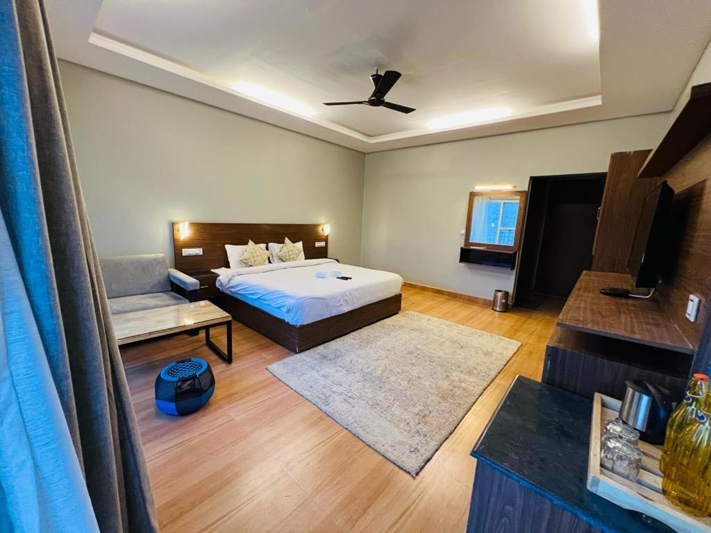 The Foresta By Orchid Hospitality & Holidays Hotel Mukteshwar Exterior photo