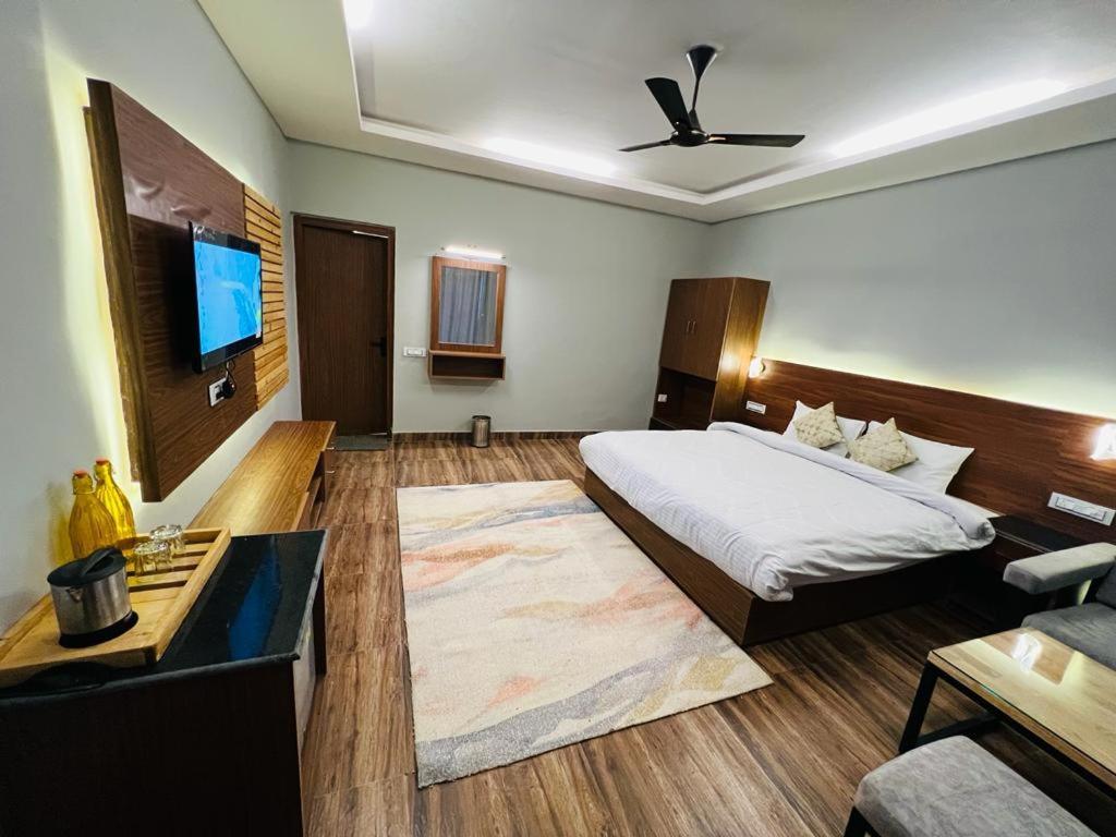 The Foresta By Orchid Hospitality & Holidays Hotel Mukteshwar Exterior photo