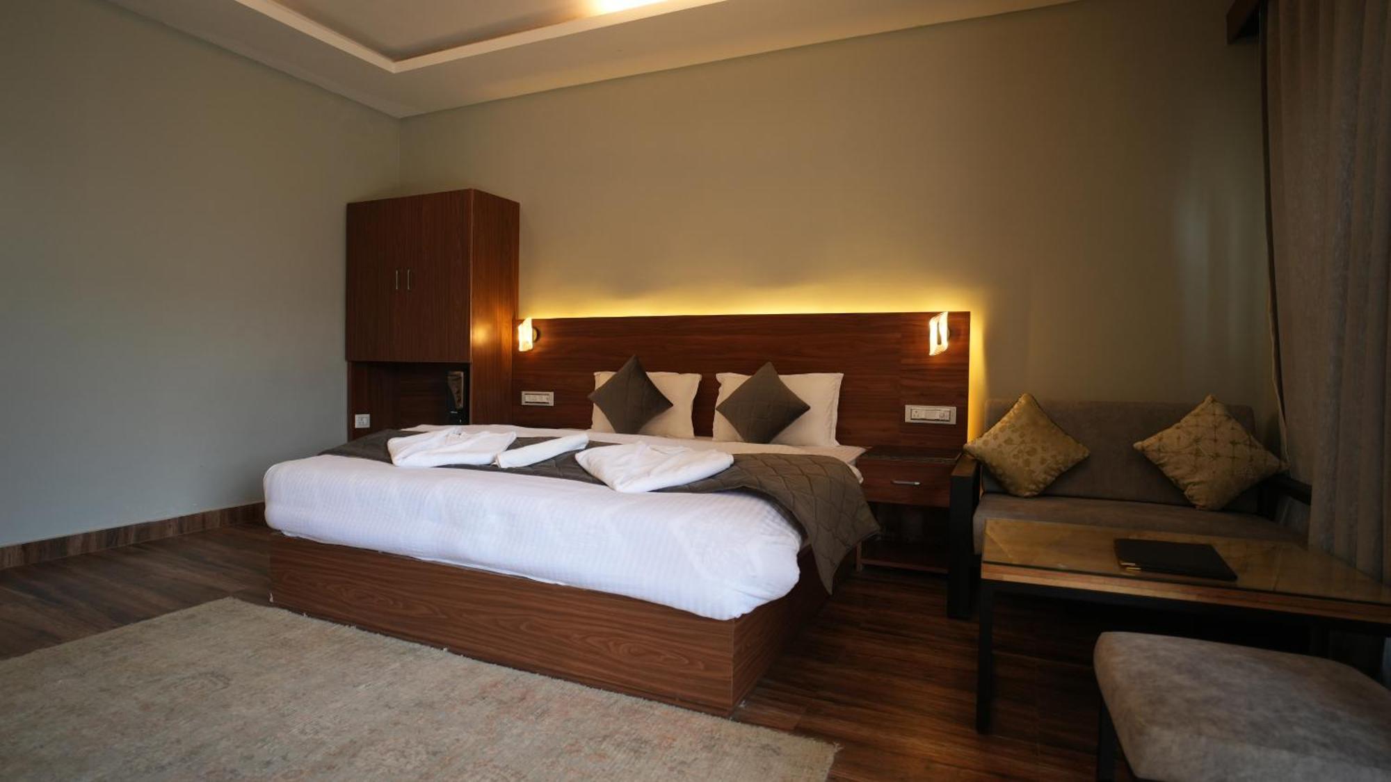The Foresta By Orchid Hospitality & Holidays Hotel Mukteshwar Exterior photo